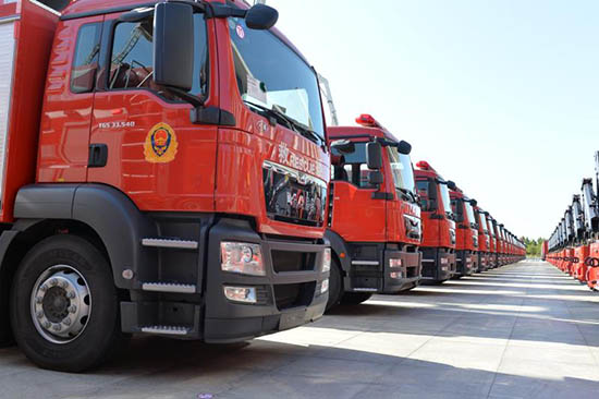天津市消防救援总队举行消防车辆配发仪式