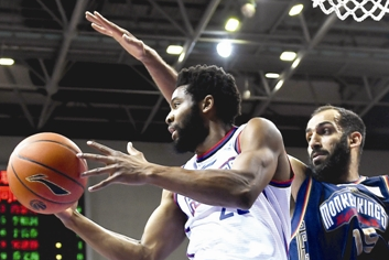 天津男篮胜同曦拿下赛季第四胜（图）