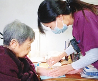 天津:患者家中坐护士上门来