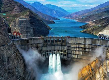 白鹤滩水电站11号机组正式投产发电