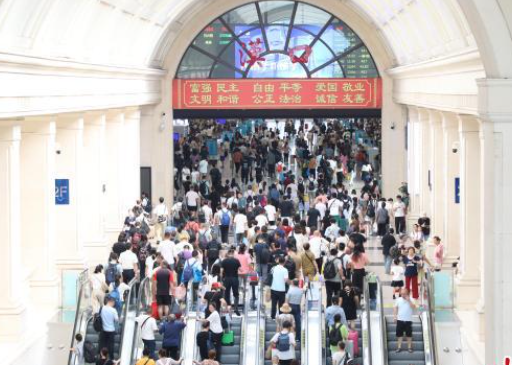 武铁暑运发送旅客超千万人次 高于去年同期