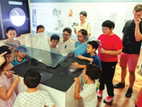 天津图书馆在电力科技博物馆举办亲子实践活动