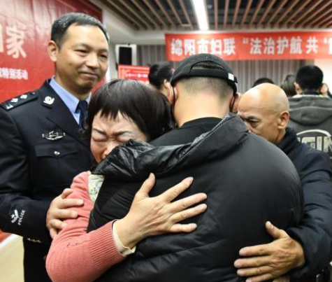 四川绵阳：1岁半男童失踪38年终于回家团圆