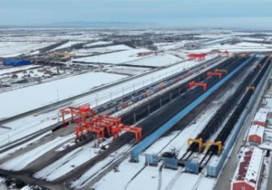 同江铁路口岸运量突破600万吨提前完成年度目标