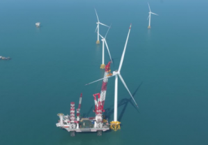 全球首台20兆瓦风机在福建海域完成吊装