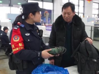 从“2折车票”到“免费寄工具” 春运服务有新更用心