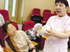 母乳喂养宜早接触早吸吮早开奶