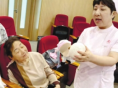 母乳喂养宜早接触早吸吮早开奶